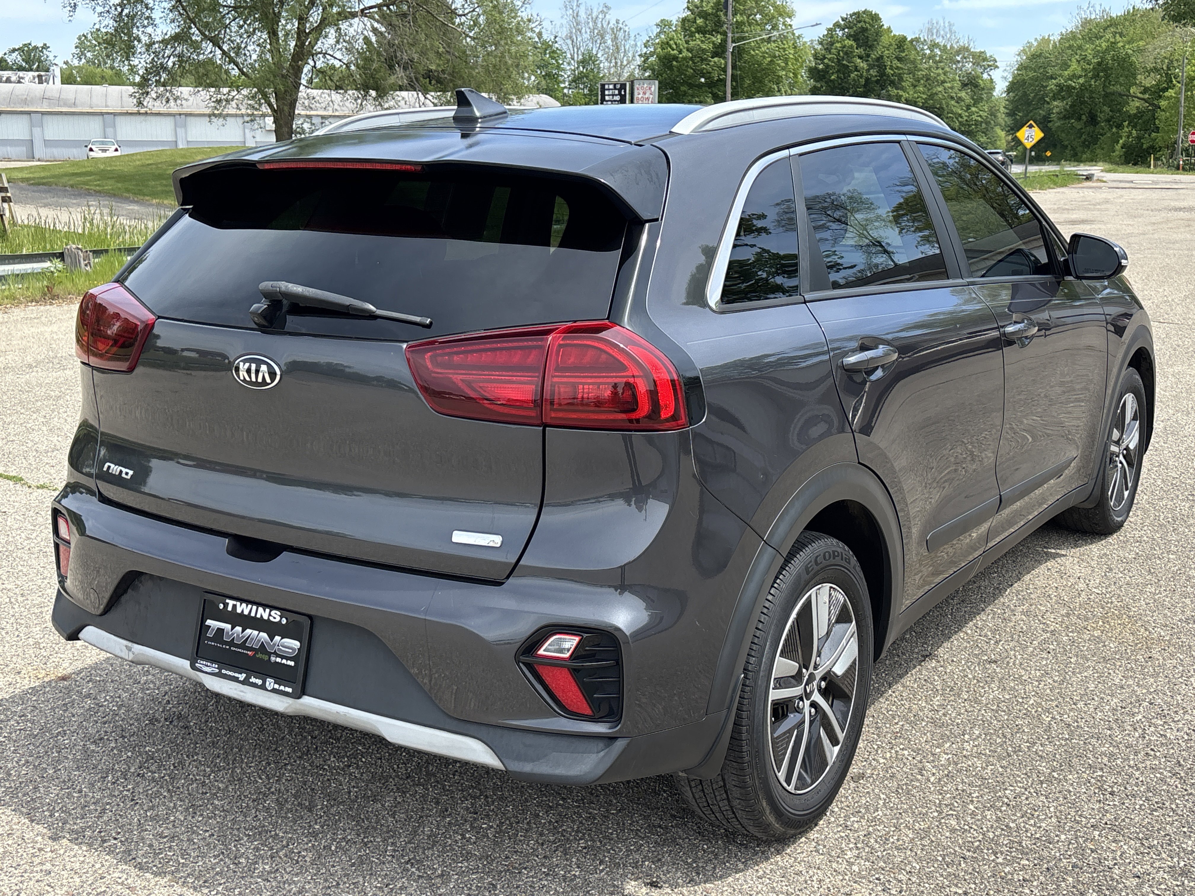 Used 2020 Kia Niro EX FWD image 3