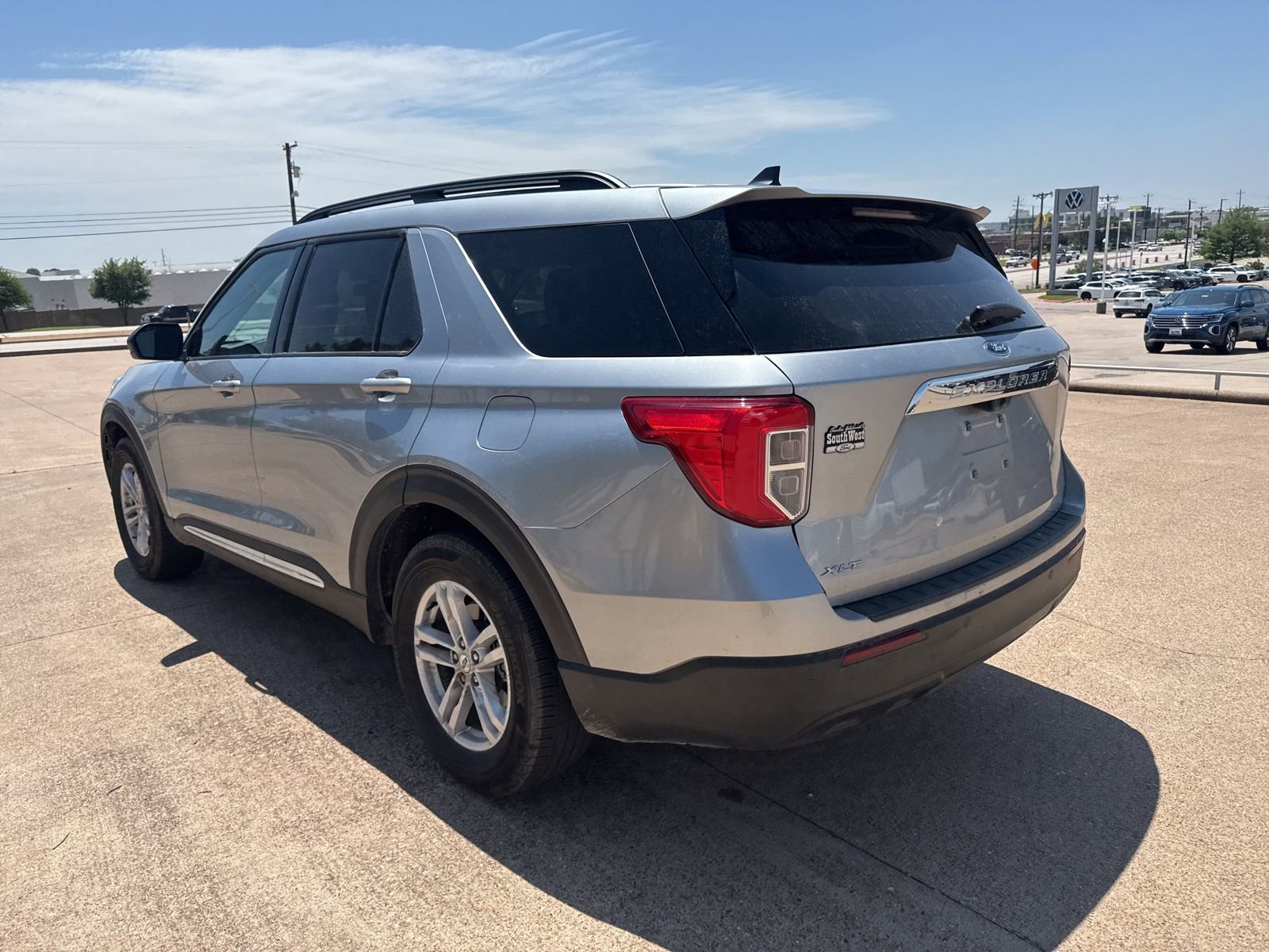 Used 2023 Ford Explorer XLT RWD image 5