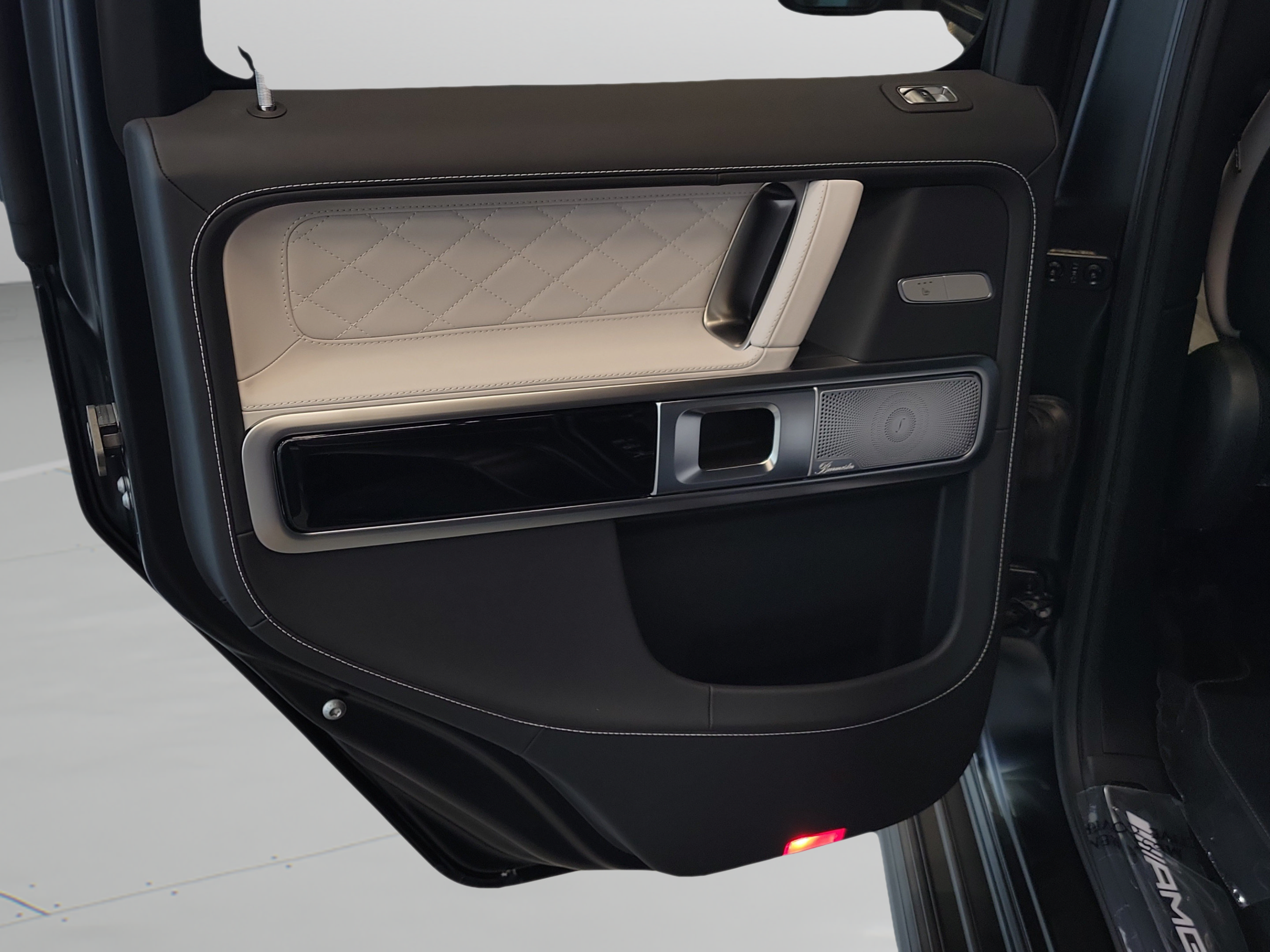 New 2027 Mercedes-Benz G 63 AMG 4MATIC image 8