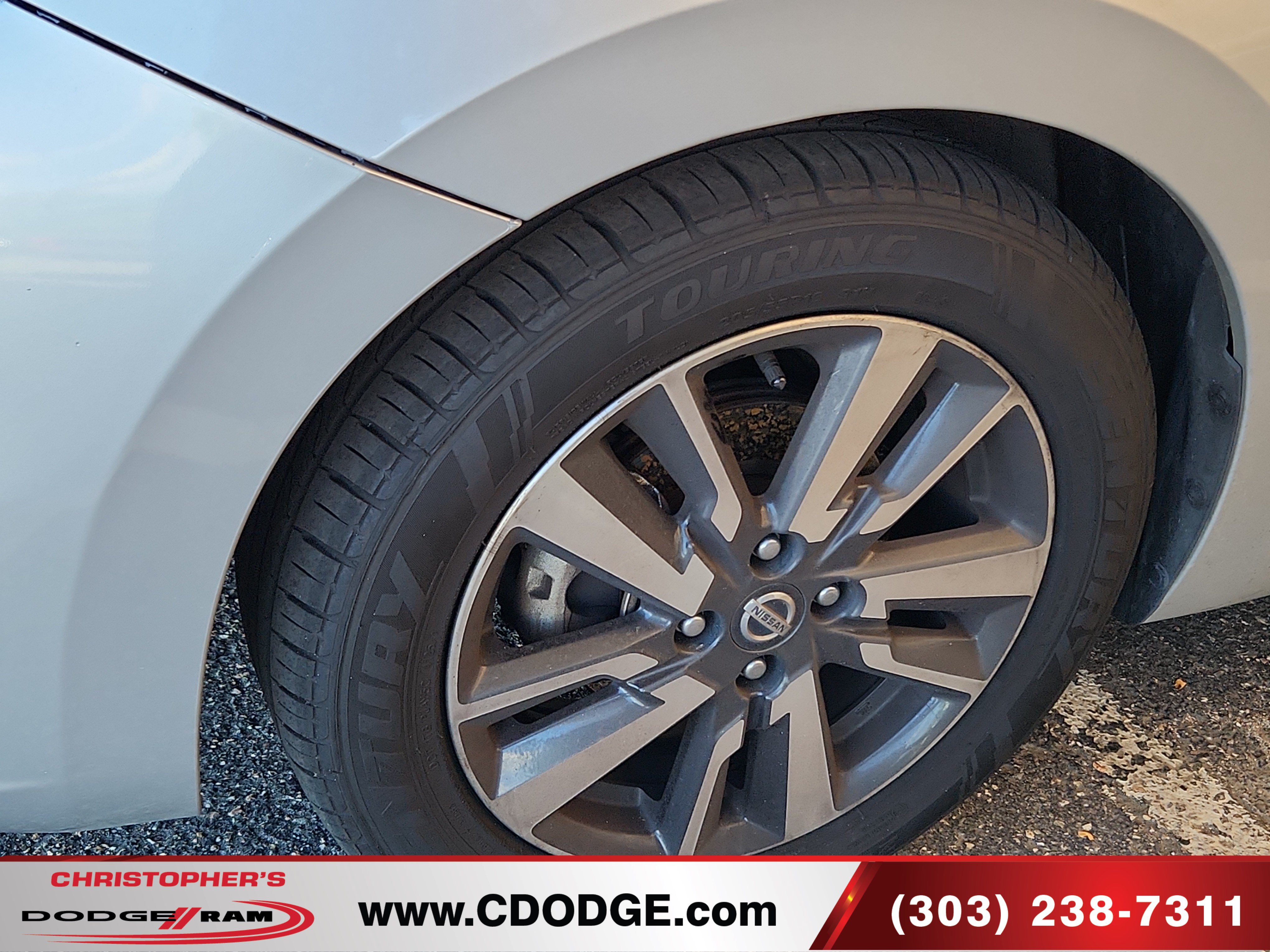 Used 2021 Nissan Versa SV FWD image 4