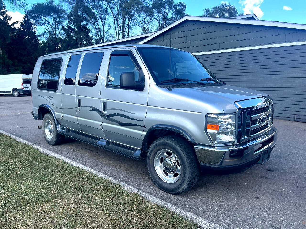 Used 2011 Ford E-250 and Econoline 250 w/ RV Plus Pkg image 12
