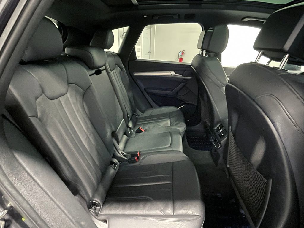 Used 2020 Audi Q5 2.0T Premium w/ Titanium Sport Package image 24