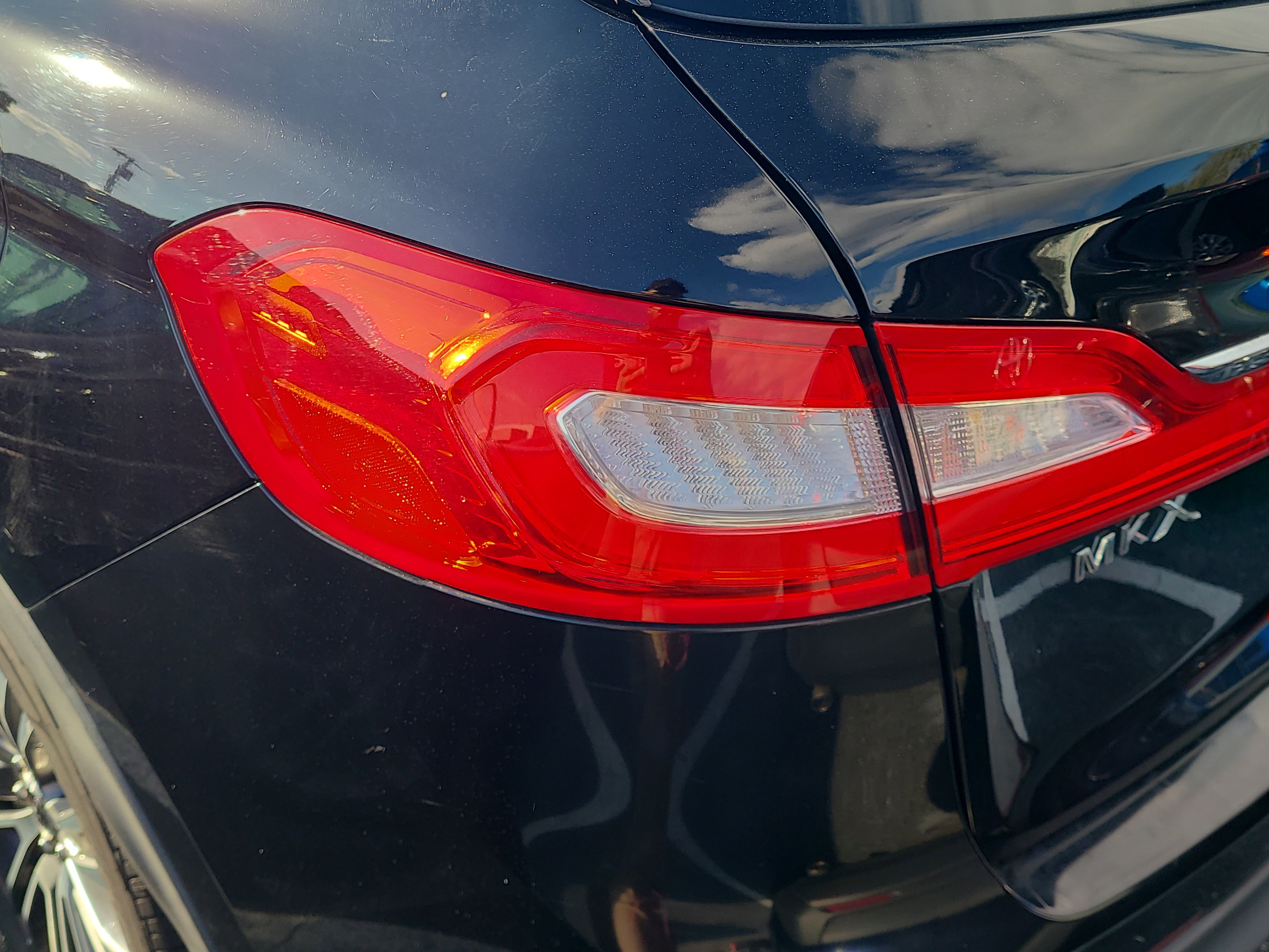 Used 2016 Lincoln MKX Reserve w/ Driver Assistance Package image 8