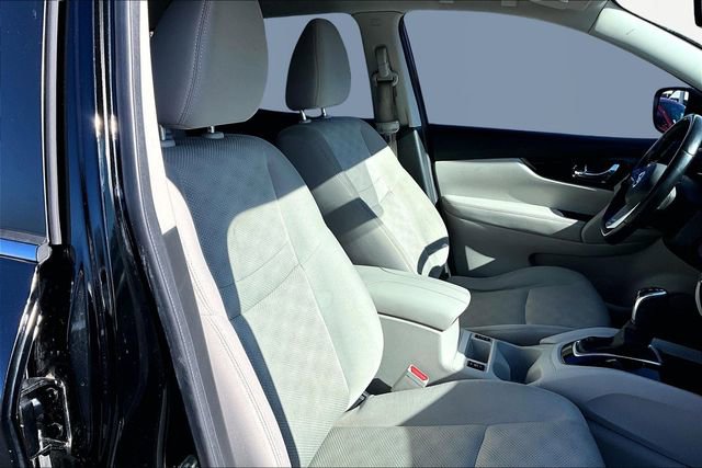 Used 2017 Nissan Rogue Sport SV w/ SV Premium Package image 20