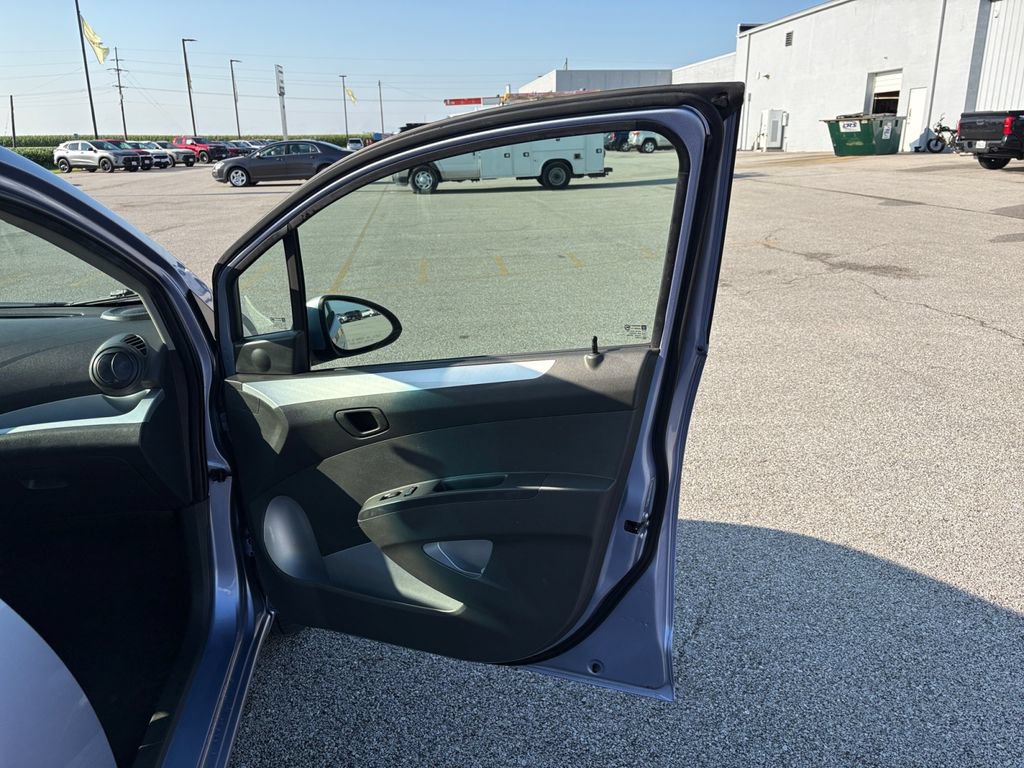 Used 2014 Chevrolet Spark LT FWD image 37