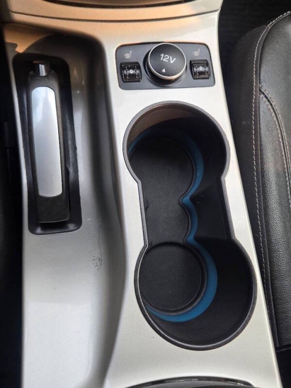 Used 2013 Ford C-MAX SEL FWD image 21