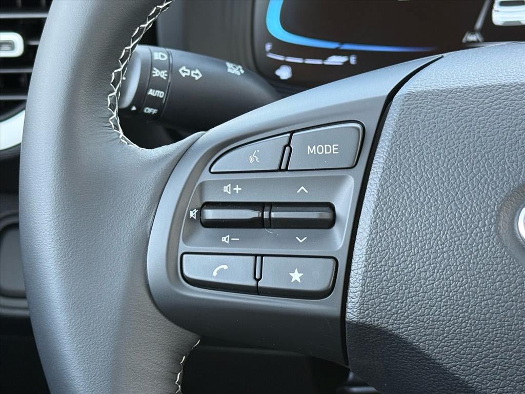 New 2026 Hyundai Venue SEL FWD image 18