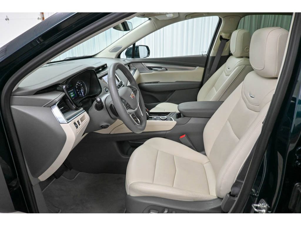 Certified 2025 Cadillac XT5 Premium Luxury image 19
