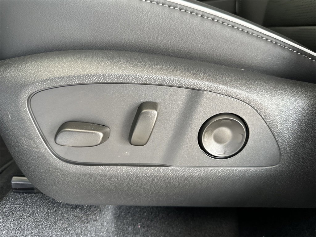 New 2025 Buick Enclave Sport Touring w/ Power Package image 16