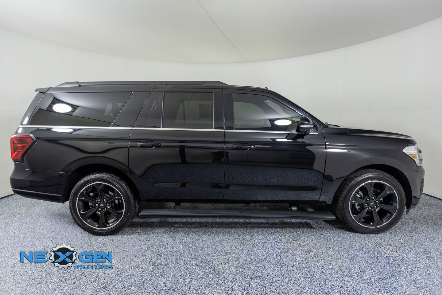 Used 2024 Ford Expedition Max Limited image 8