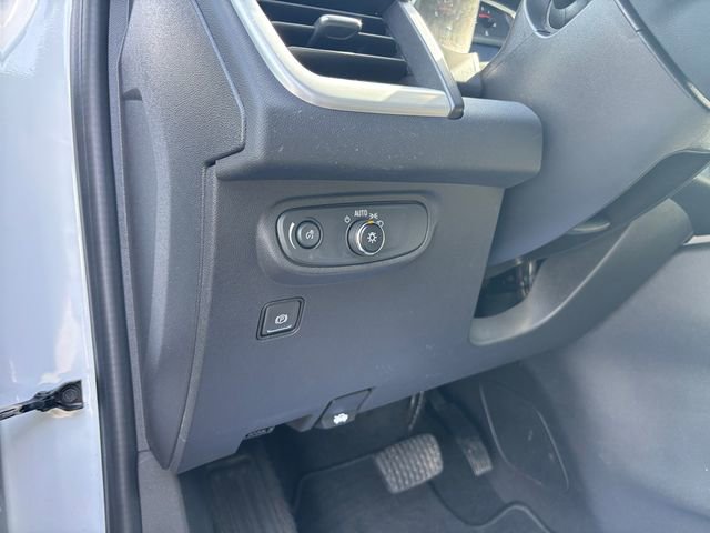 Used 2024 GMC Terrain SLE image 18