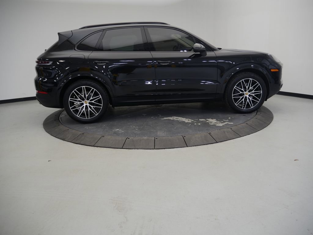 Certified 2024 Porsche Cayenne image 8