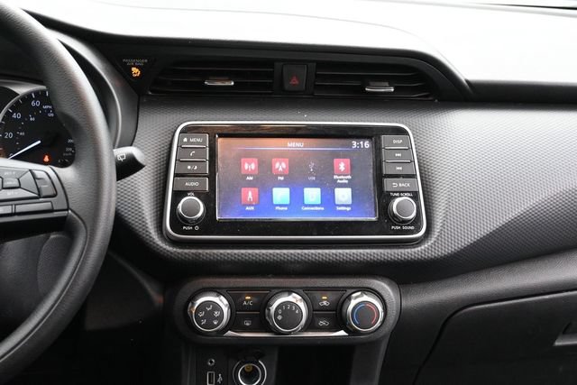 Used 2024 Nissan Kicks S FWD image 11