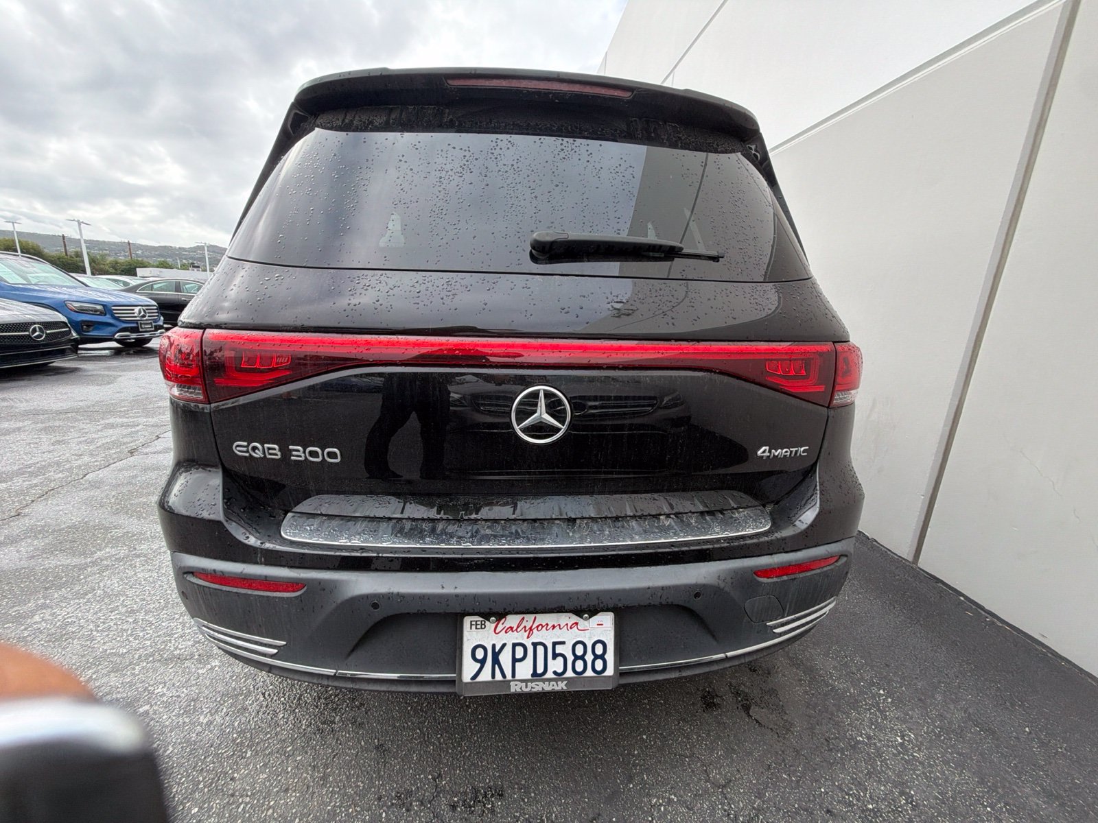 Used 2023 Mercedes-Benz EQB 300 4MATIC image 4