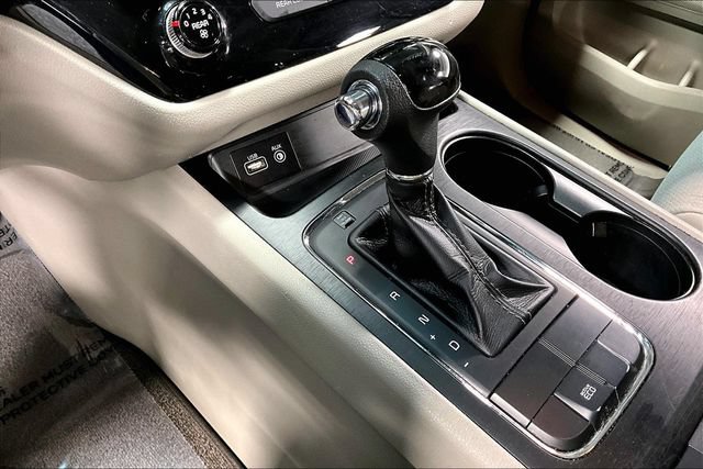 Used 2016 Kia Sedona L FWD image 16
