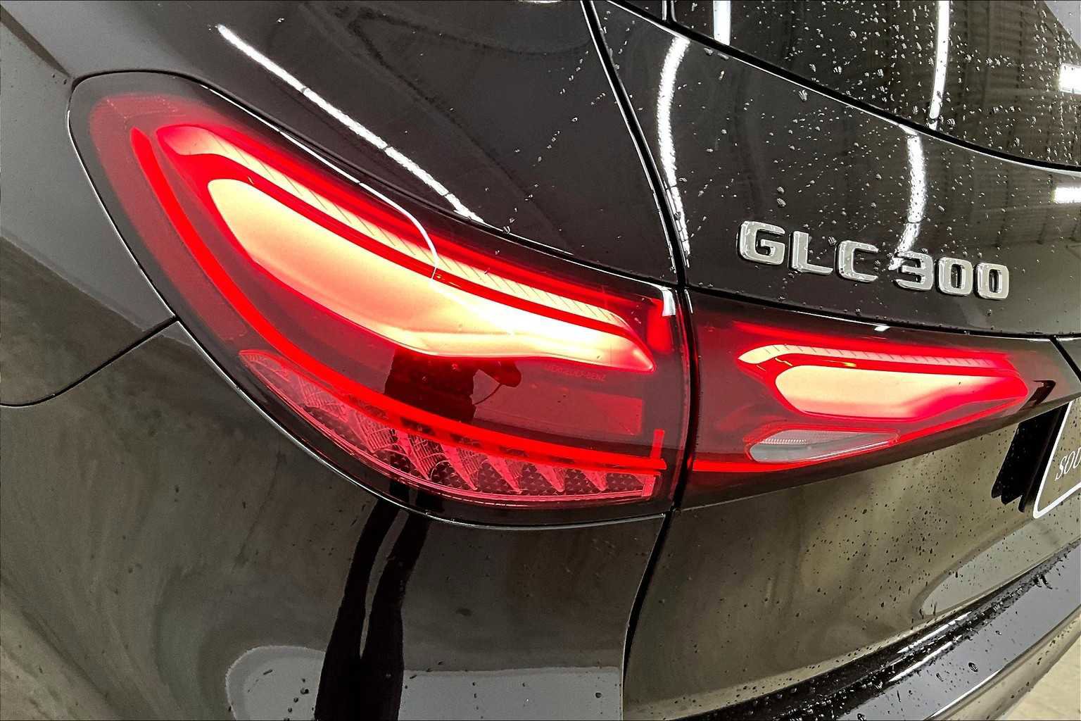 Used 2025 Mercedes-Benz GLC 300 image 14