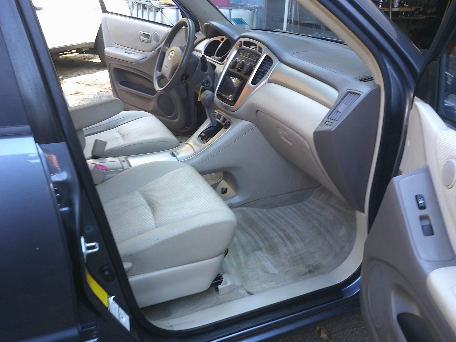 Used 2007 Toyota Highlander 4WD V6 w/ 3rd Row image 14