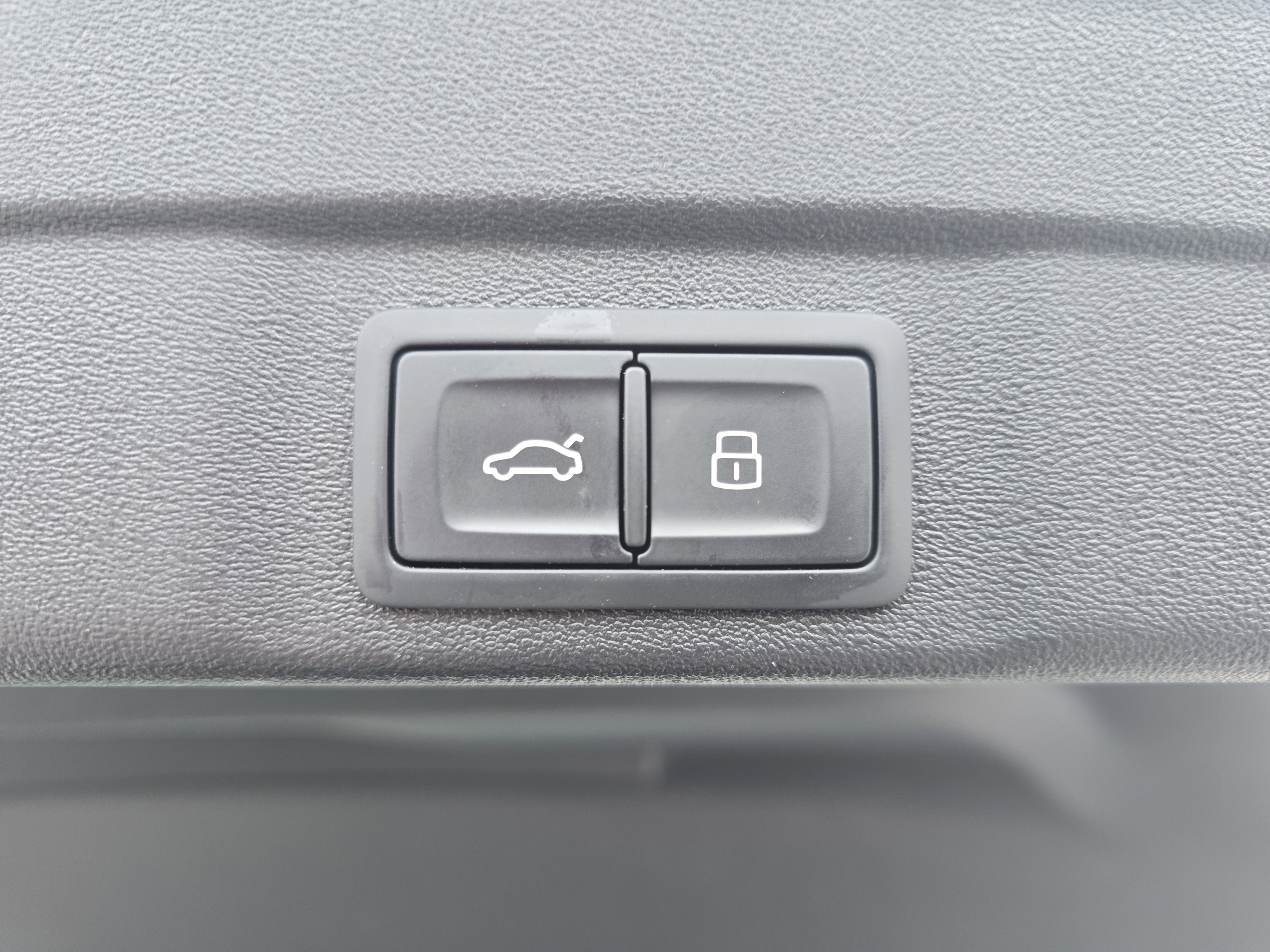 Used 2025 Audi A5 2.0T Prestige image 13