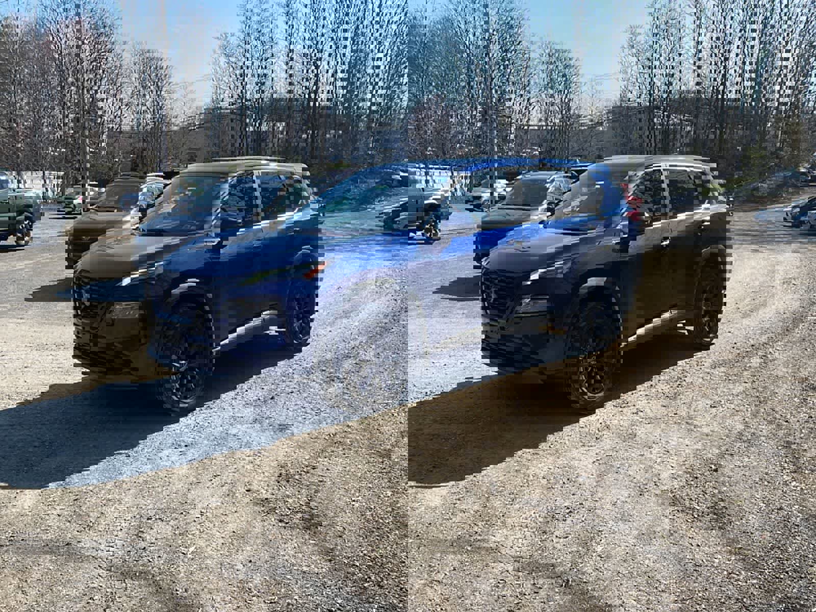 Used 2022 Nissan Rogue SV image 1