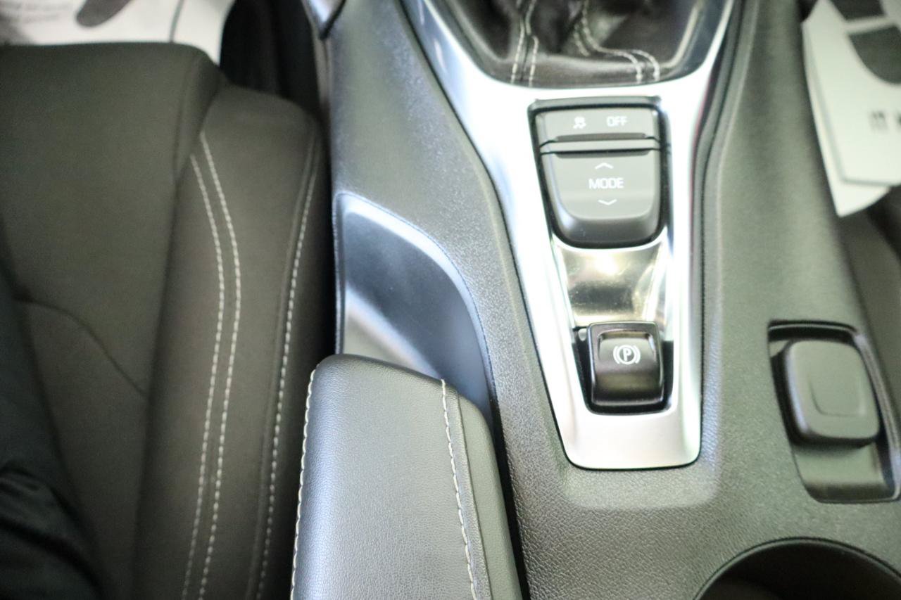 Used 2022 Chevrolet Camaro LT RWD image 22