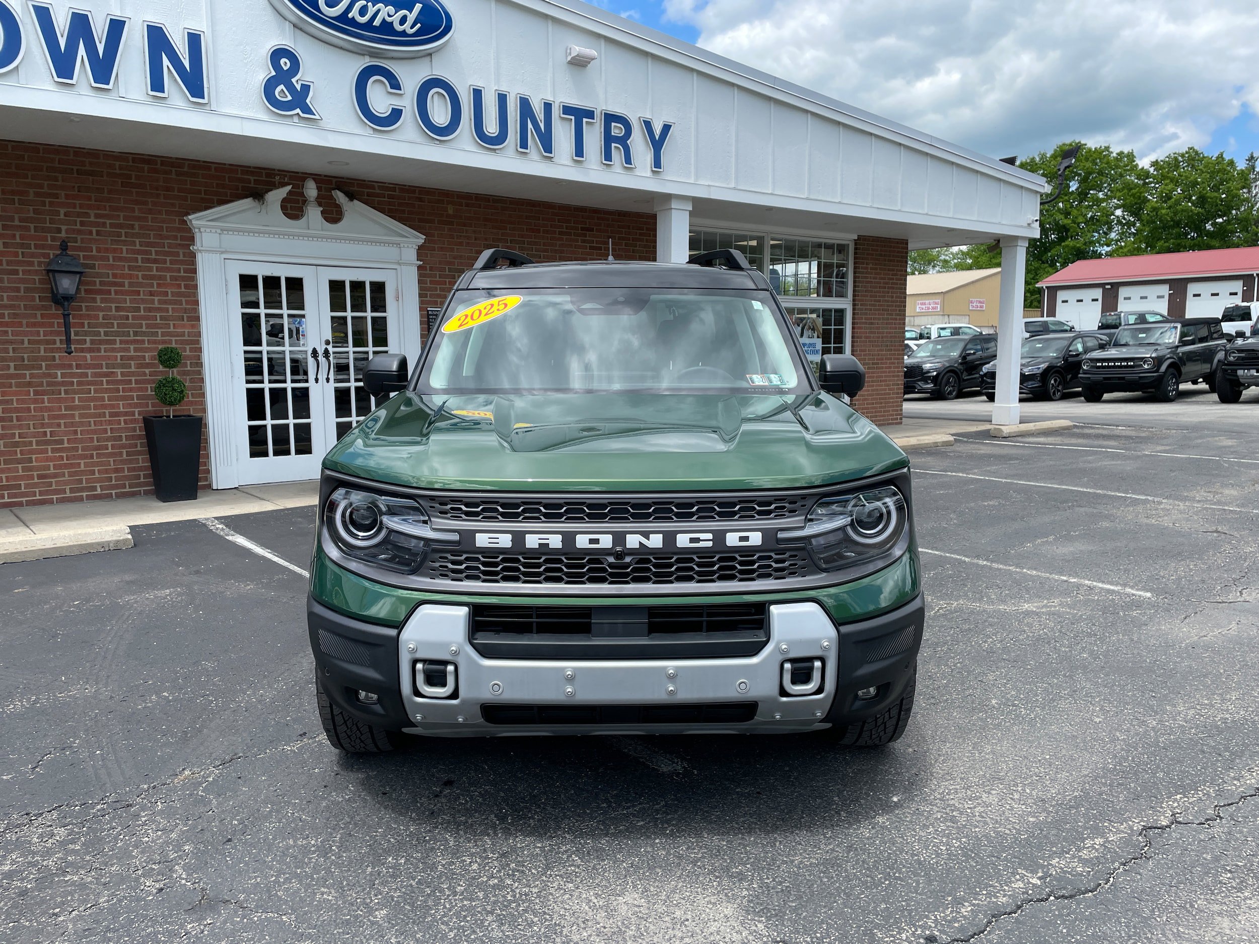 Used 2025 Ford Bronco Sport Badlands w/ Badlands Tech Package AWD/4WD image 2