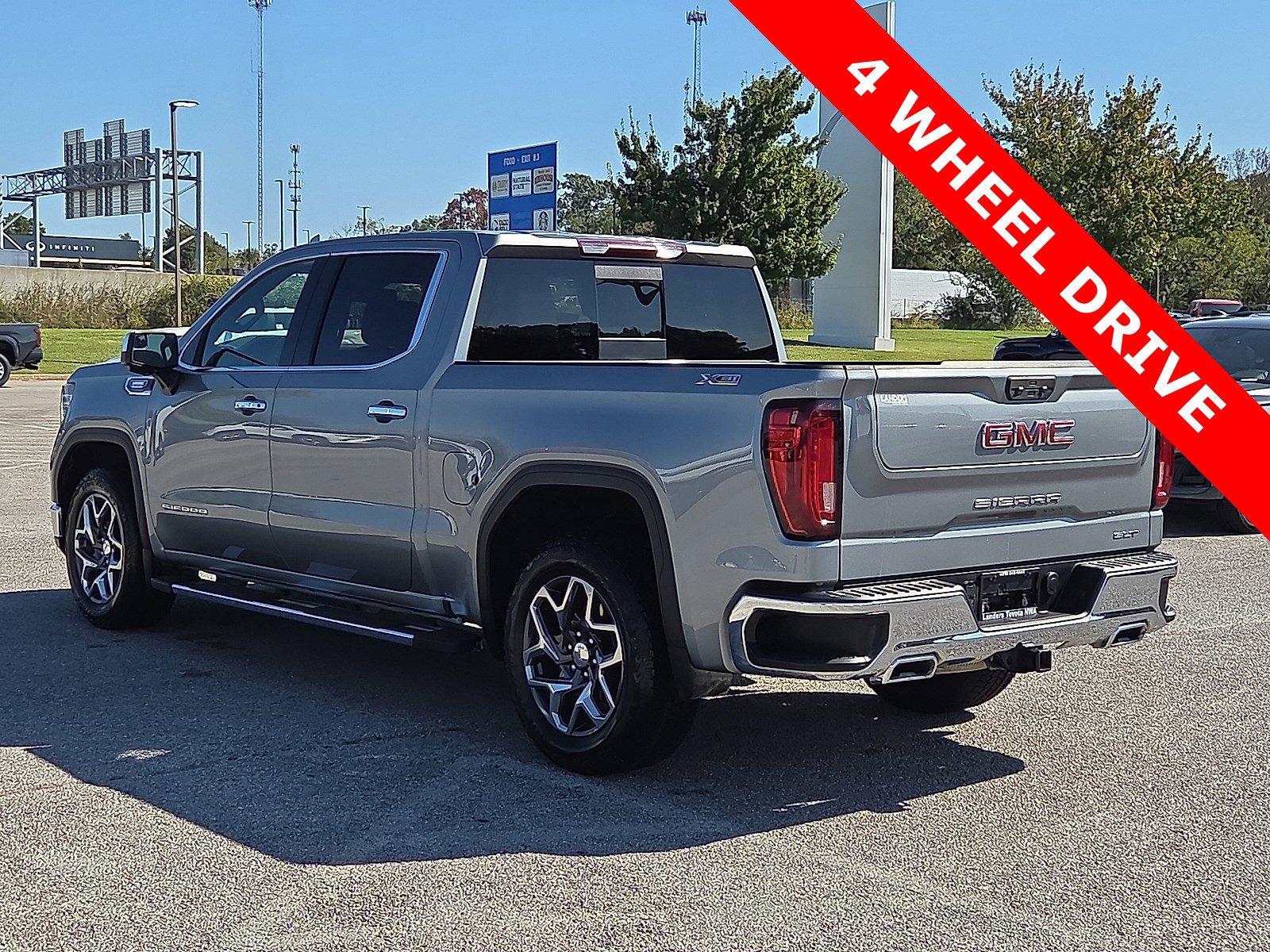Used 2023 GMC Sierra 1500 SLT image 4