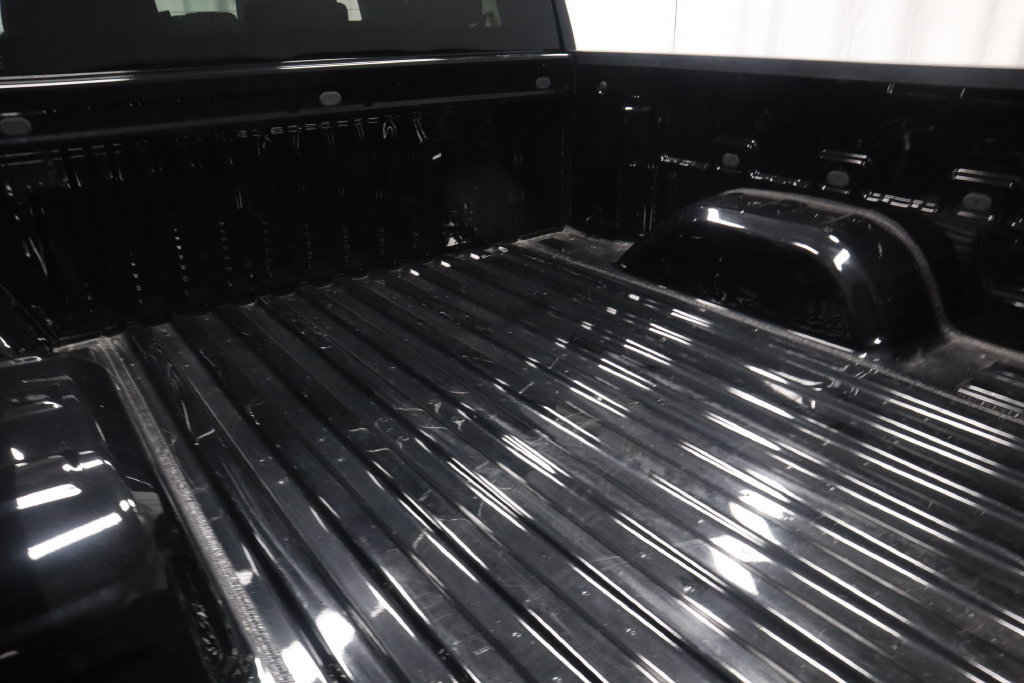 Used 2025 Chevrolet Silverado 1500 LT AWD/4WD image 12
