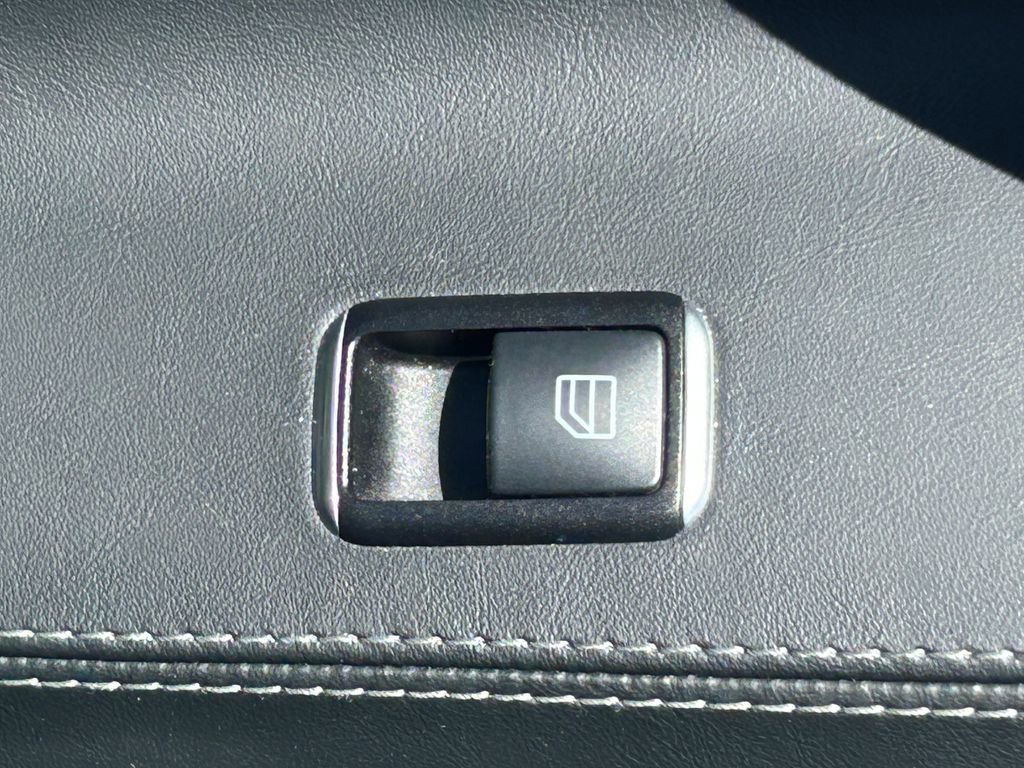 Used 2016 Tesla Model S Performance AWD/4WD image 33