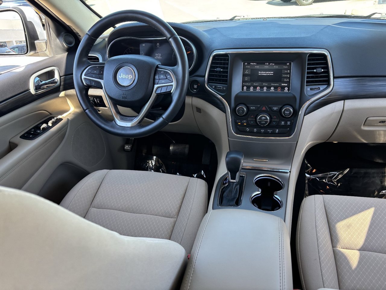 Used 2021 Jeep Grand Cherokee Laredo AWD/4WD image 12