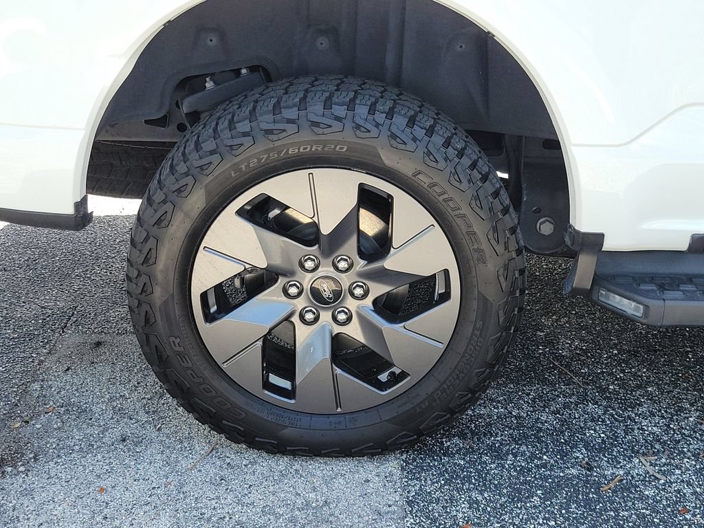 Used 2023 Ford F150 Lightning Lariat AWD/4WD image 7
