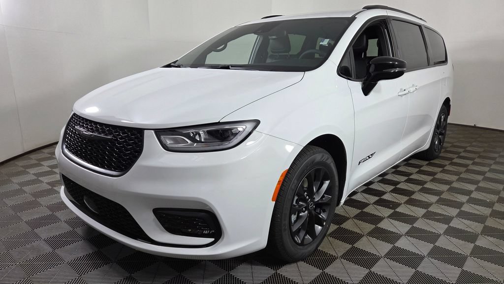 New 2025 Chrysler Pacifica Select w/ Fav Edition Package FWD image 3