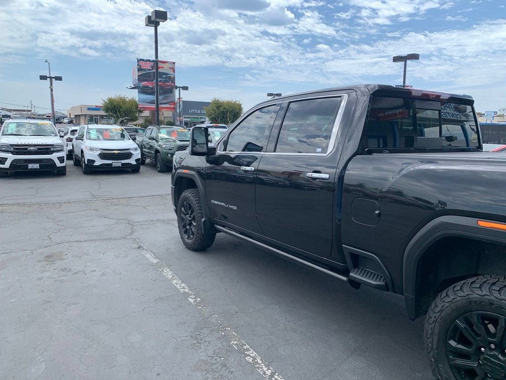 Used 2022 GMC Sierra 2500 Denali w/ Denali Black Diamond Edition AWD/4WD image 14