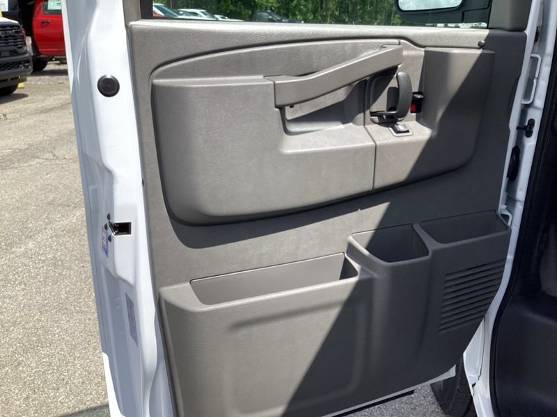 New 2026 Chevrolet Express 3500 w/ Driver Convenience Package RWD image 17