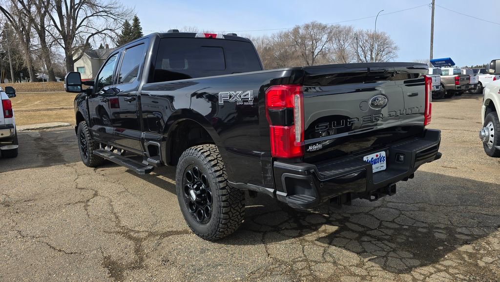Used 2023 Ford F350 Lariat w/ Black Appearance Package image 10