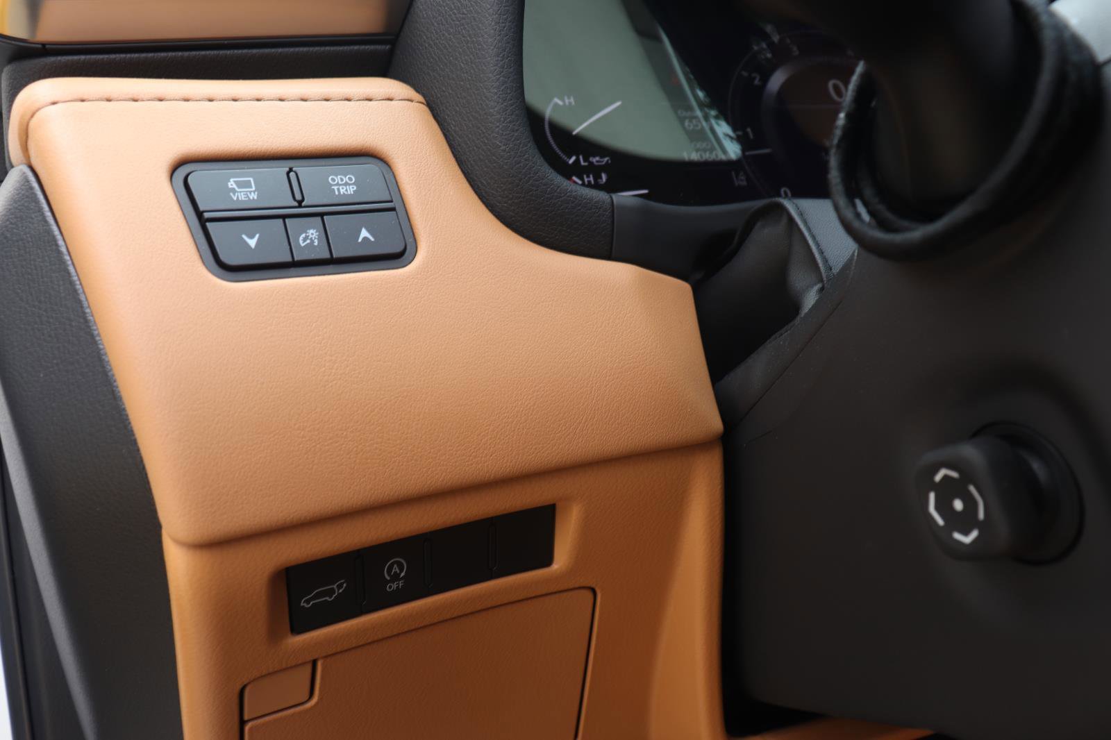 Used 2024 Lexus LX 600 4WD w/ Luxury Package image 28