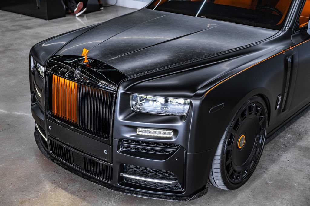 Used 2024 Rolls-Royce Phantom Sedan RWD image 4