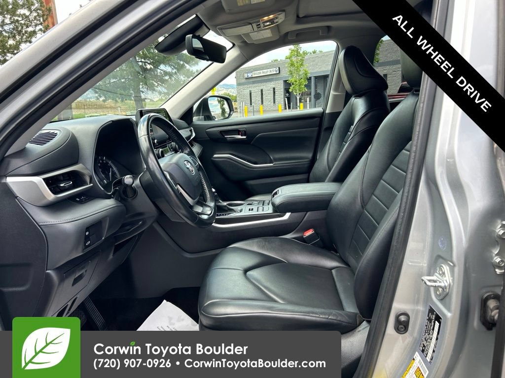 Used 2022 Toyota Highlander XLE AWD/4WD image 26