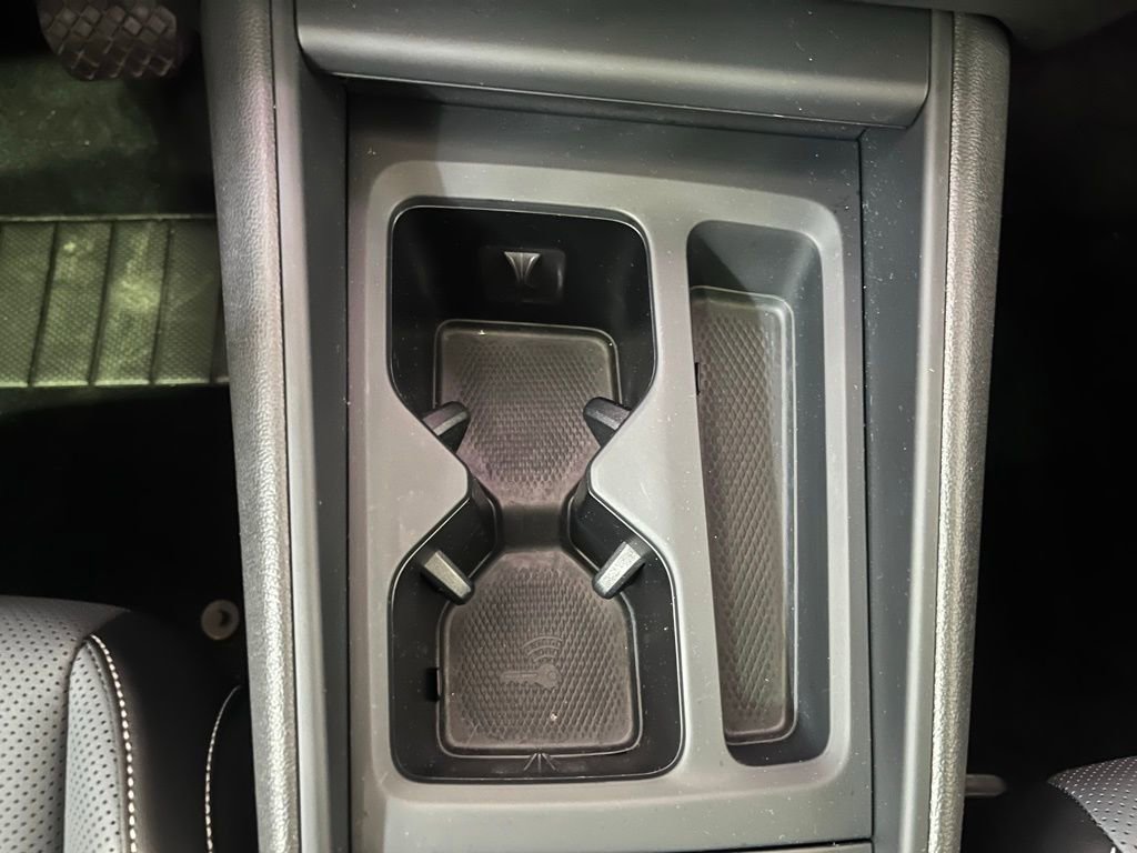 Certified 2025 Volkswagen Tiguan SE AWD/4WD image 17