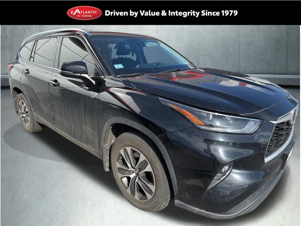 Used 2021 Toyota Highlander XLE video 1