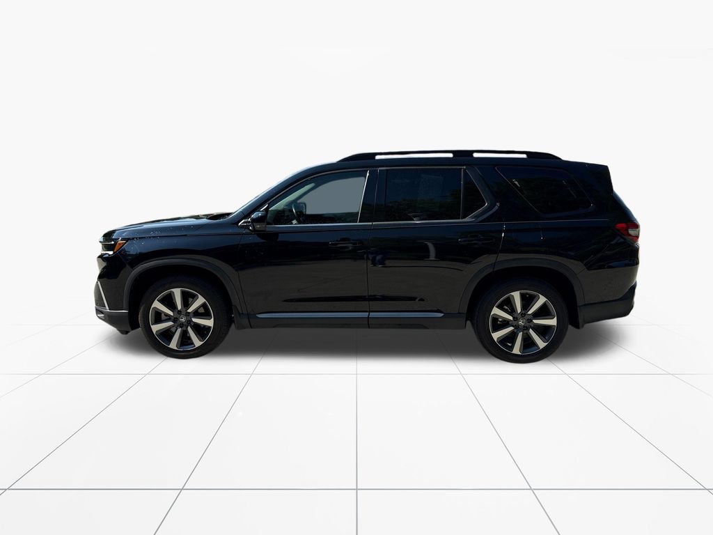 Used 2024 Honda Pilot Touring image 4