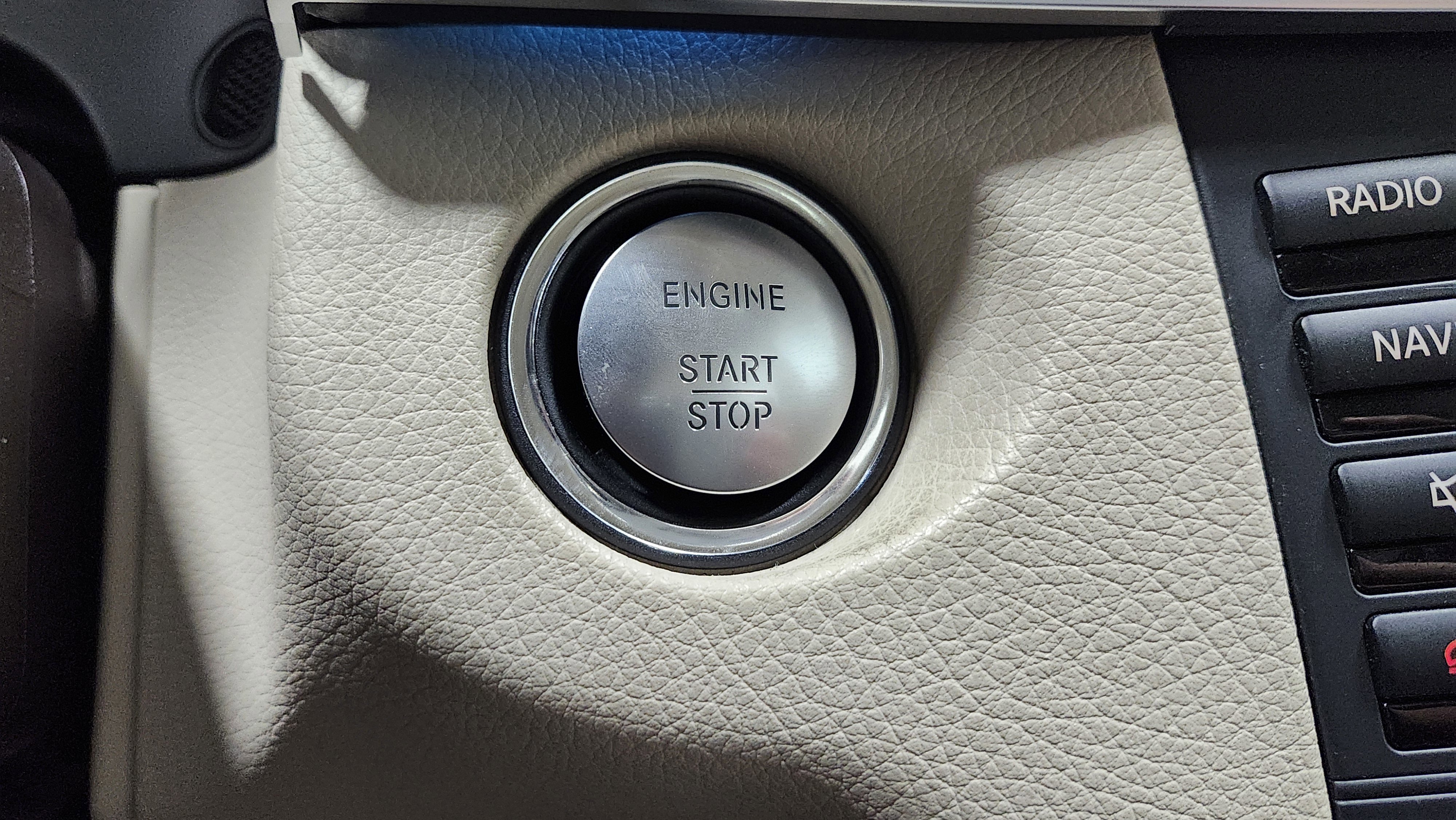 Used 2015 Mercedes-Benz E 350 4MATIC Sedan image 8