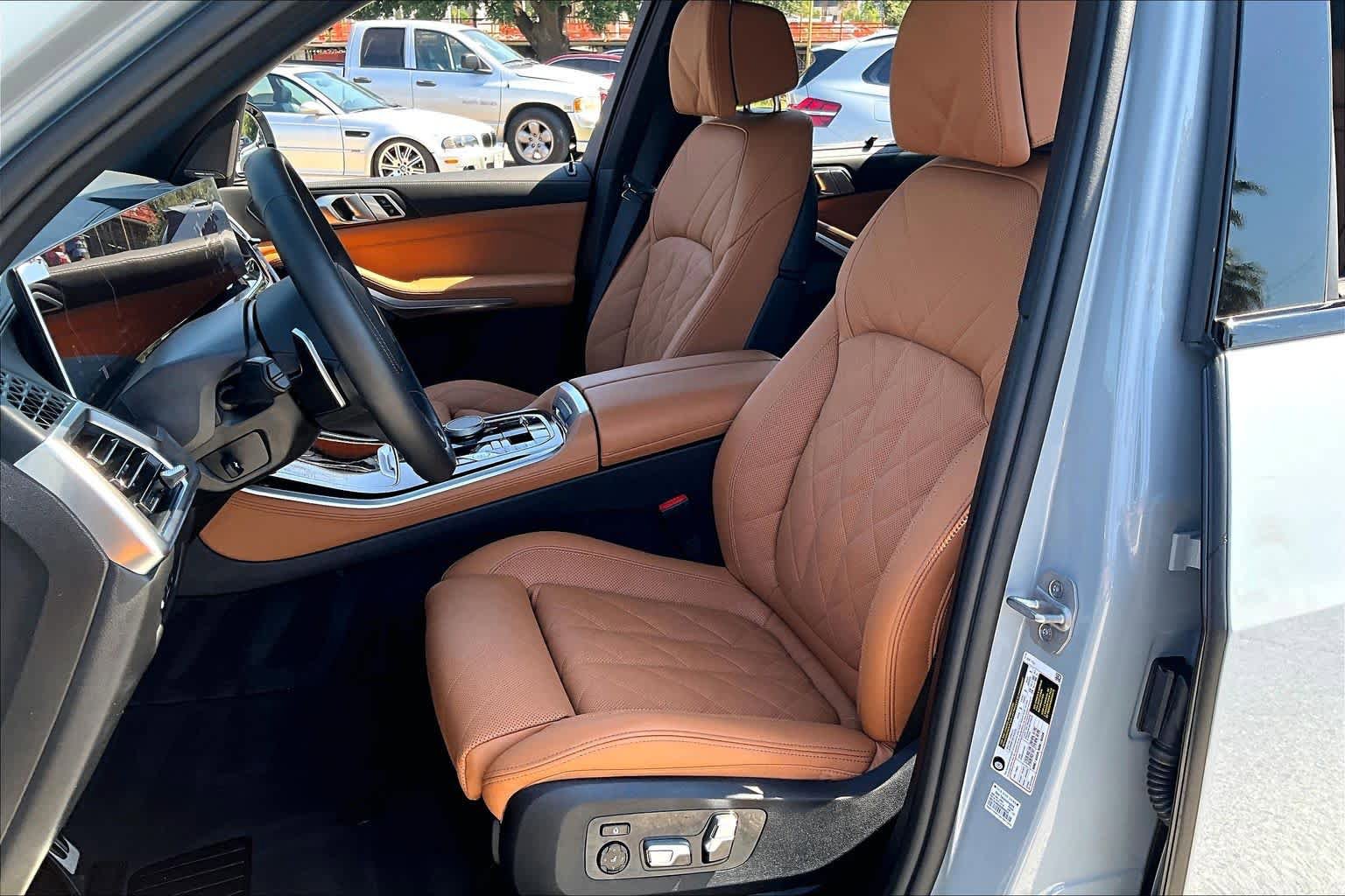 Used 2026 BMW X5 sDrive40i w/ M Sport Package RWD image 7
