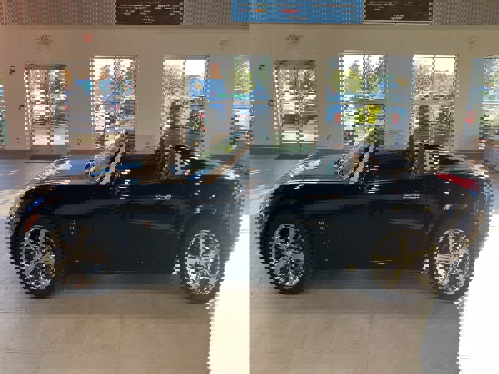 Used 2007 Pontiac Solstice Convertible w/ Premium Package image 8