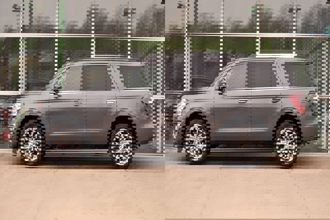 Used 2018 Ford Expedition Limited w/ Equipment Group 302A image 4