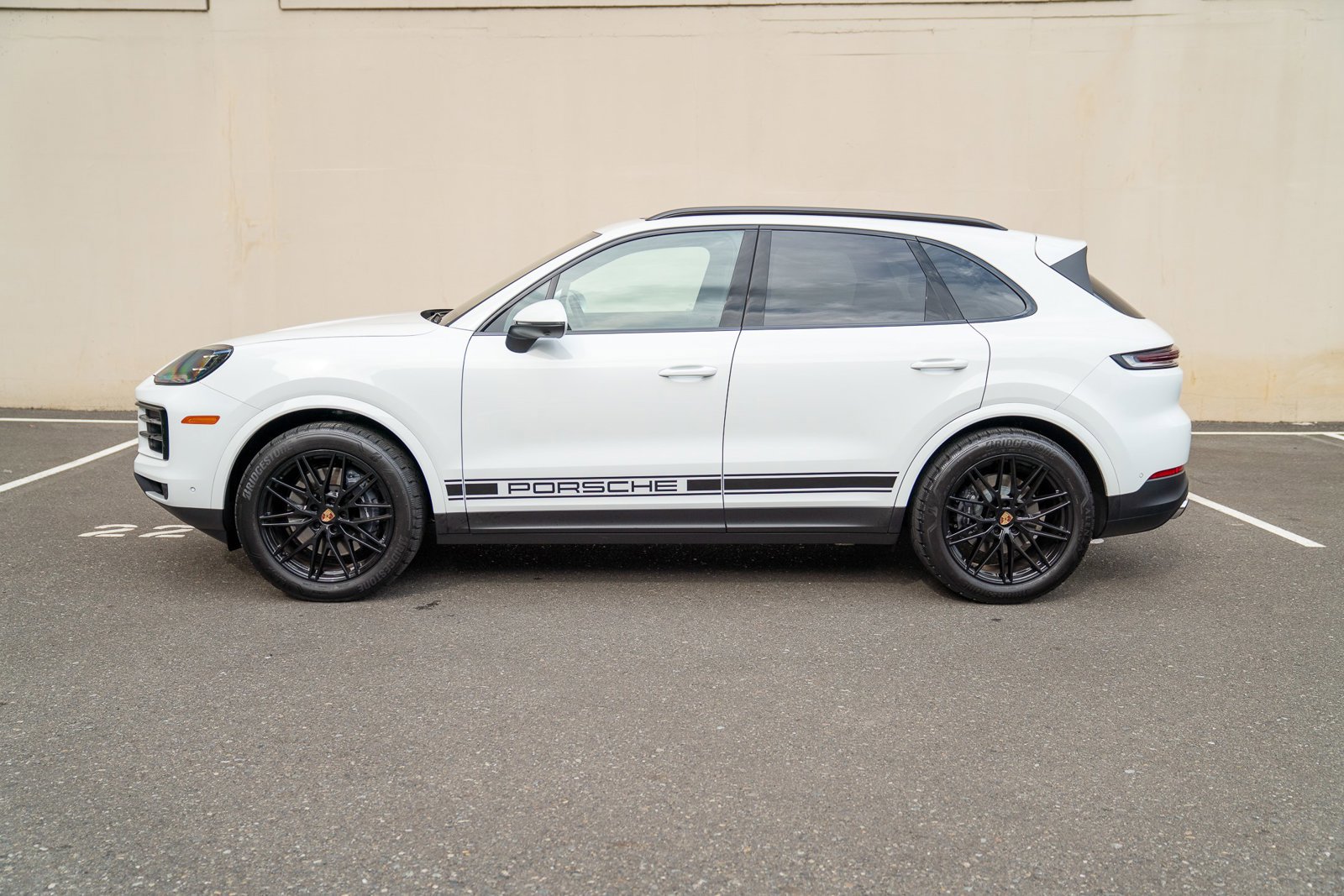 Used 2025 Porsche Cayenne image 2