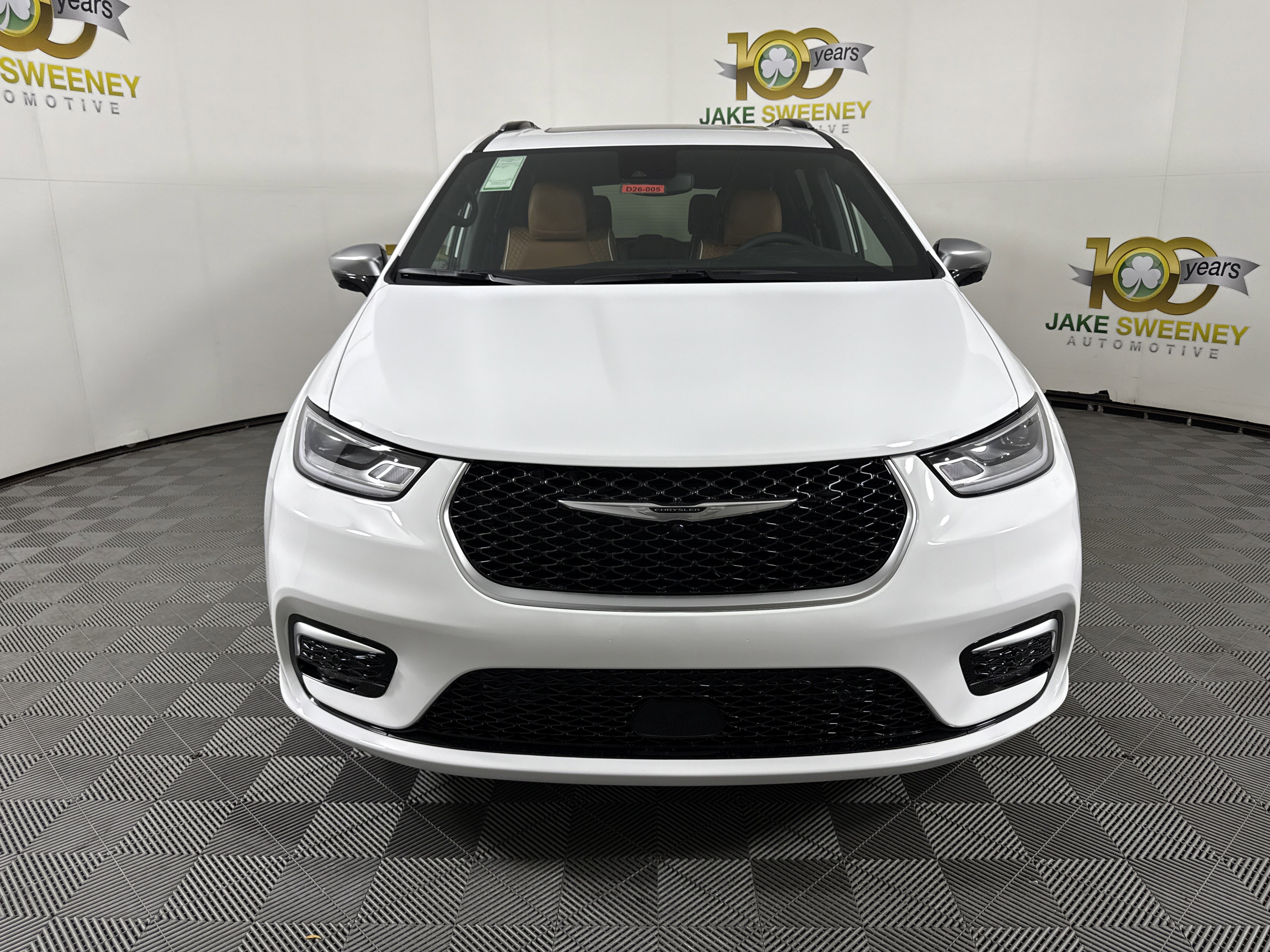 New 2026 Chrysler Pacifica Pinnacle image 2