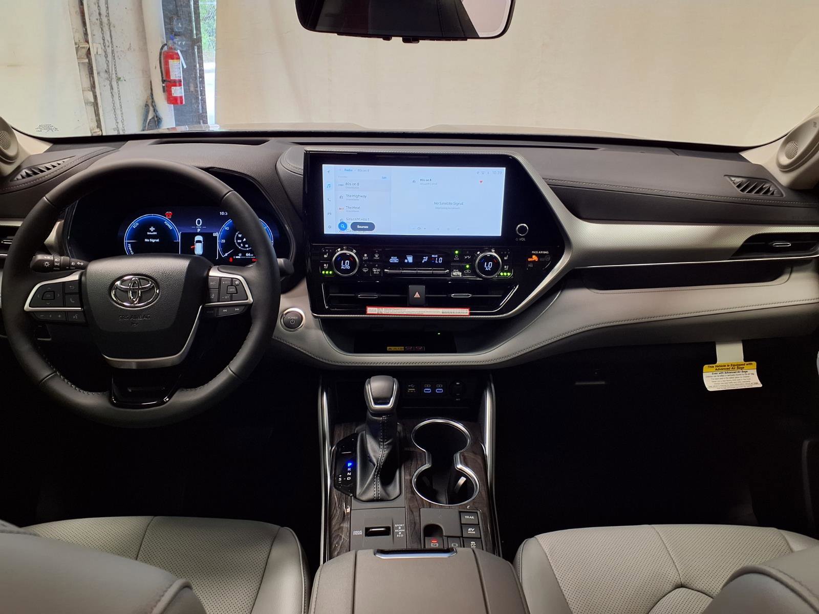 New 2026 Toyota Highlander Platinum AWD/4WD image 11