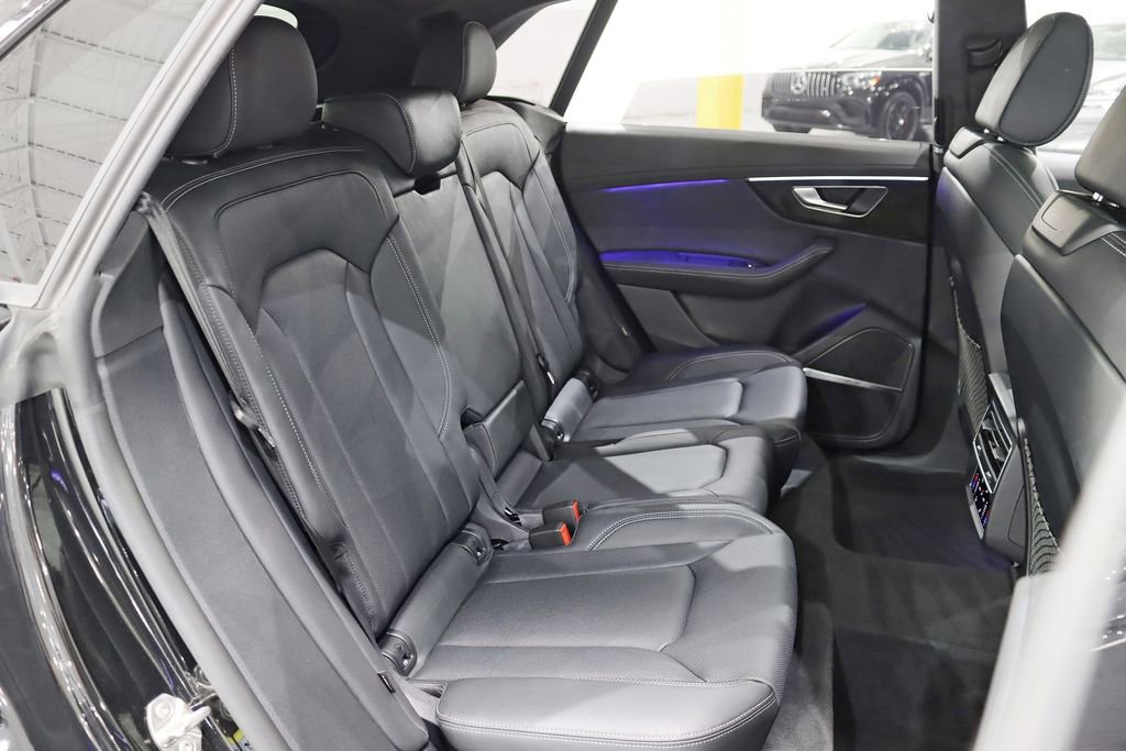 Used 2025 Audi Q8 Prestige AWD/4WD image 34