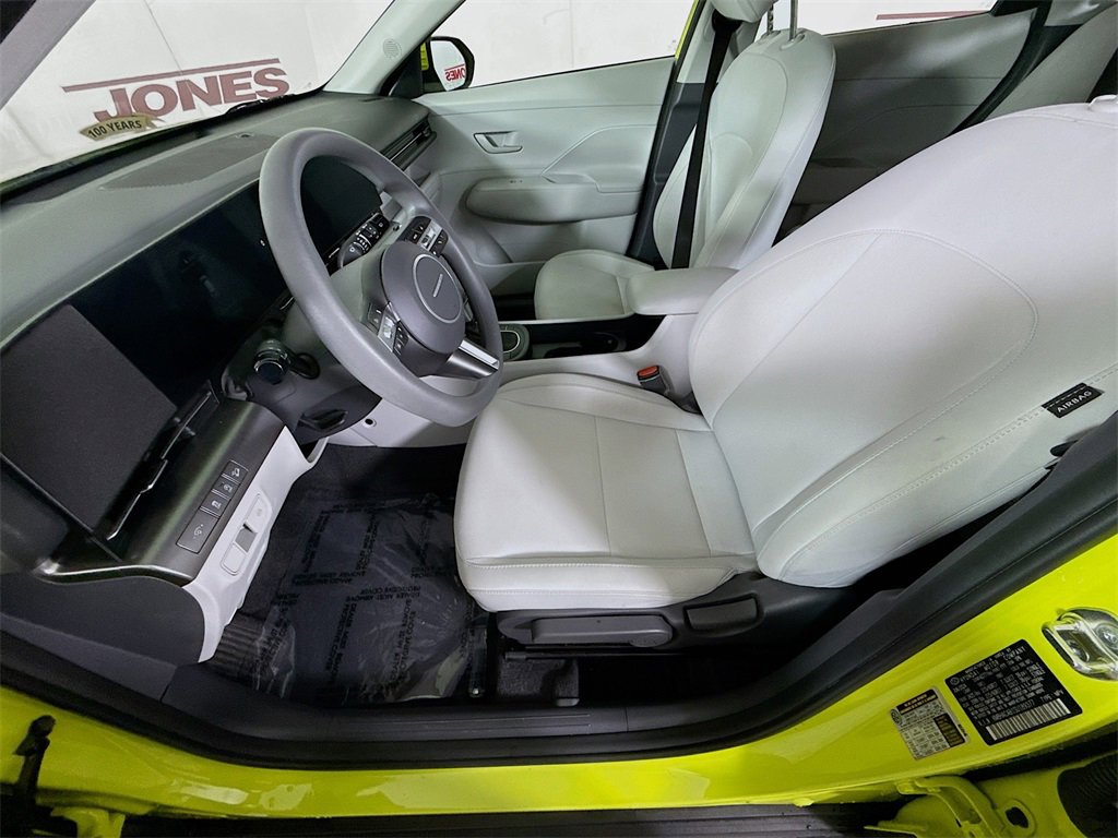 Certified 2025 Hyundai Kona SE image 24