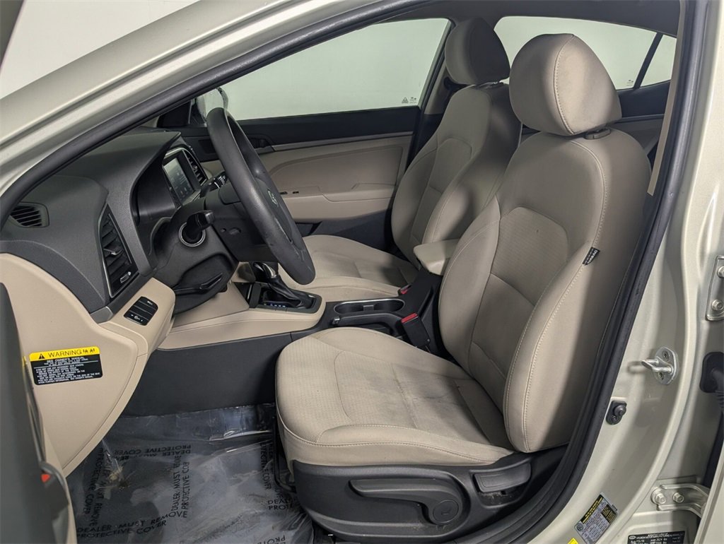 Used 2017 Hyundai Elantra SE image 12